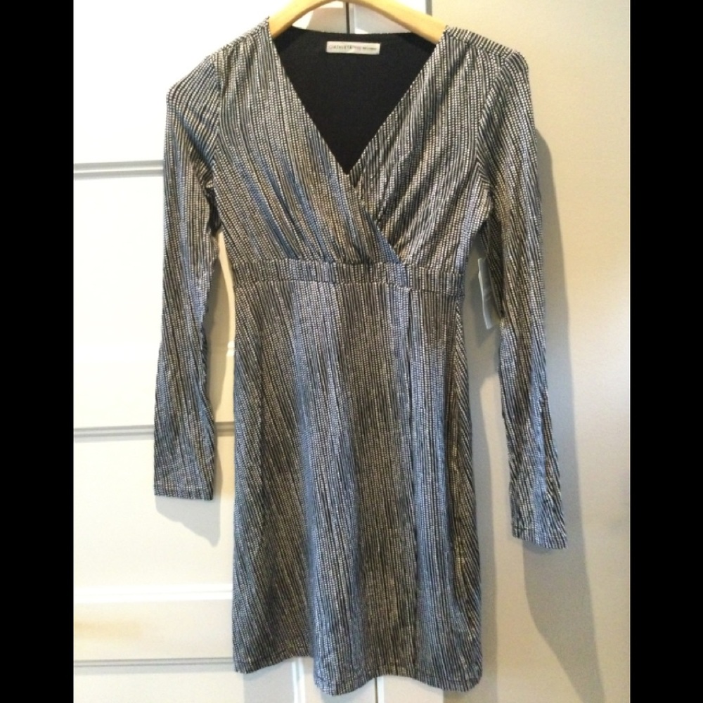 NWT Athleta Wrap Style Dress XXS *with flaw